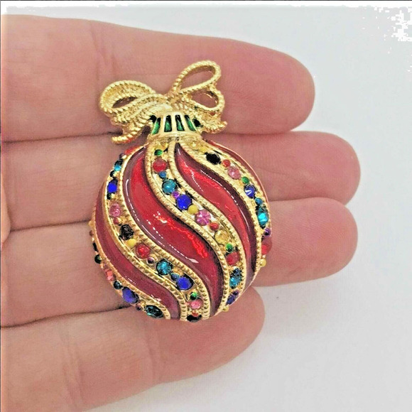 Christmas Ornament Brooch Festive Gold Holiday Pin Red Enamel Rhinestone Pendant - Picture 3 of 8